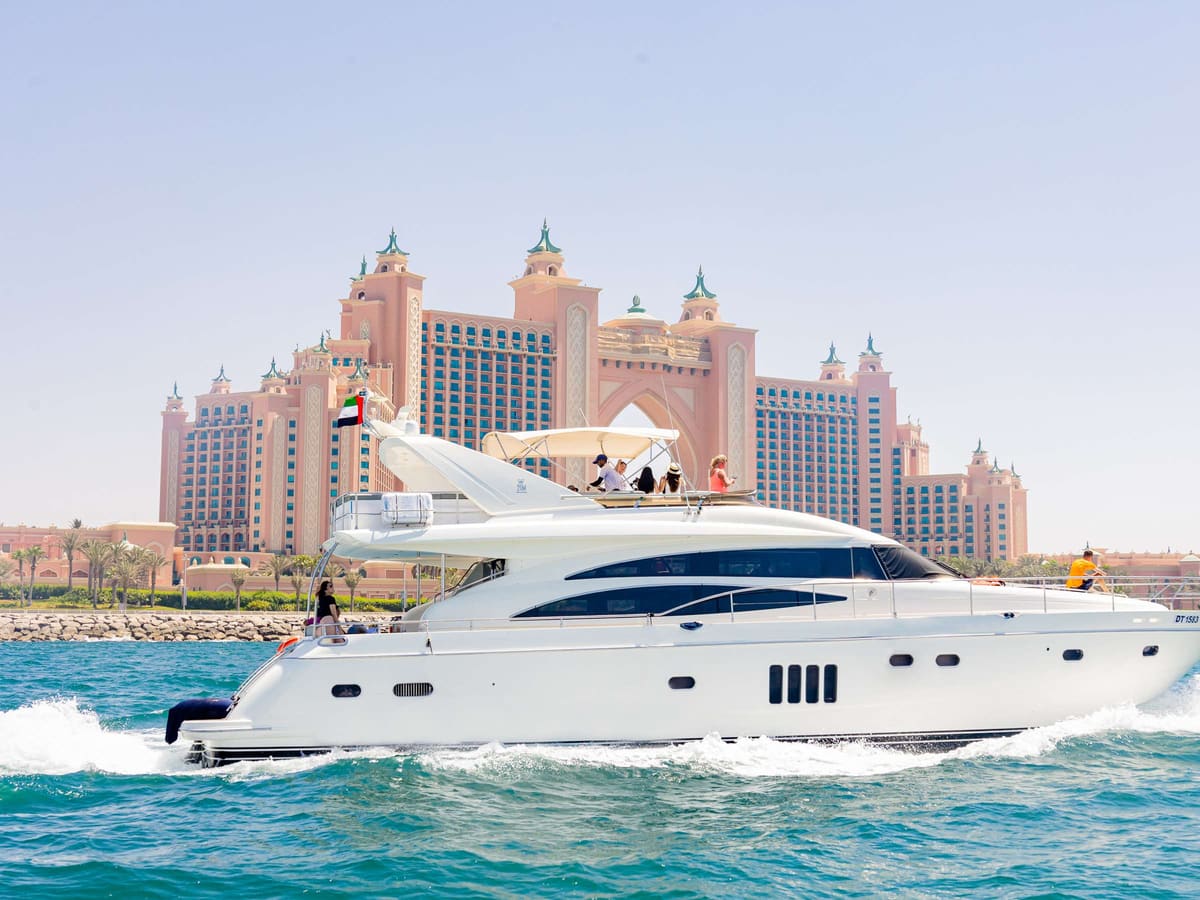 The Luxury Yacht Tour with Live BBQ Option and Drinks