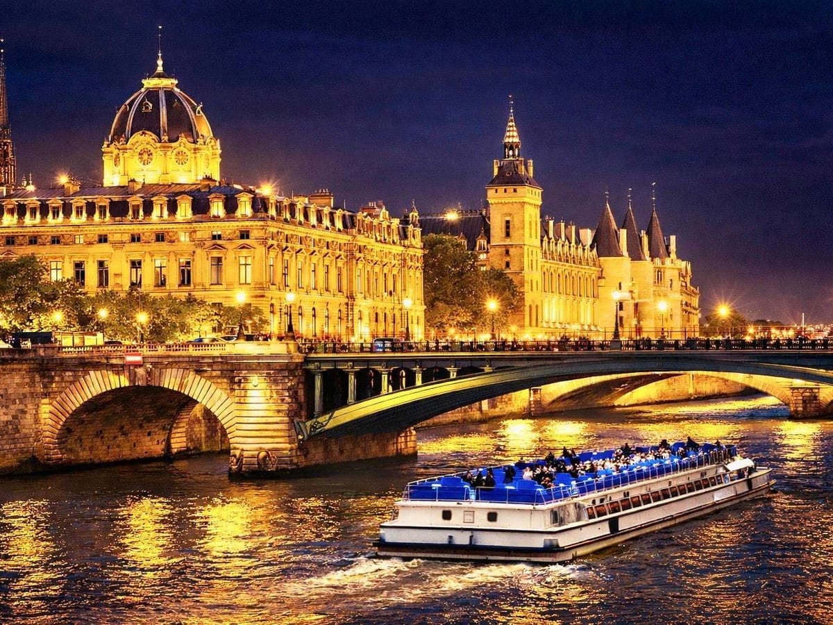 Evening Lights Cruise with Legendary Bateaux-Mouches