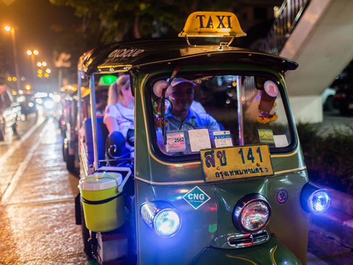 Bangkok by Night: Temples, Markets and Food Tuk-Tuk Tour